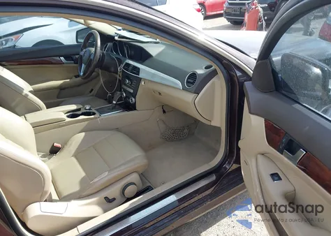 2012 Mercedes-Benz C 250 from USA, damaged, VIN WDDGJ4HBXCF879460